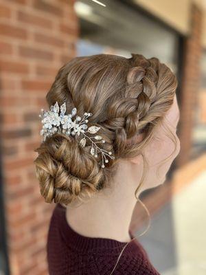 Wedding style with accessory