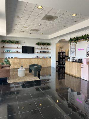 Waiting area / Coffee Bar