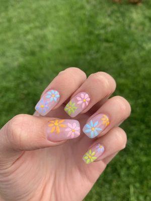 Obsessed with my spring nails! Thank you Luxury Nails!