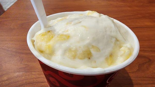 Vanilla light with banana, coconut, and pineapple