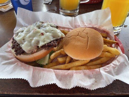 Single burger combo (pepper Jack cheese was 50 cents more and worth it).