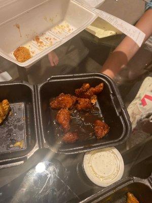 "boneless wings"