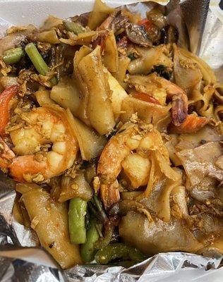 Drunken Noodles w/ Shrimp