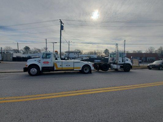 Heavy Duty Towing Now Available in Hagerstown! Call us today at 410-342-2800!