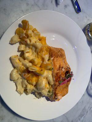 Salmon stuffed with crab cake and Mac n cheese