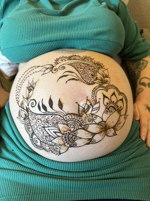 honoring your womb with beautiful henna