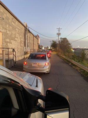 The huge line to get my IN-STORE PICK-UP! RIDICULOUS!