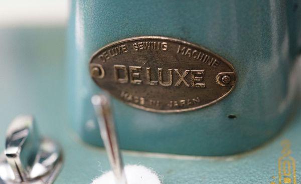 D & R Sewing Center.  San Jose Blvd, Jacksonville, FL.  Deluxe Classic detail.