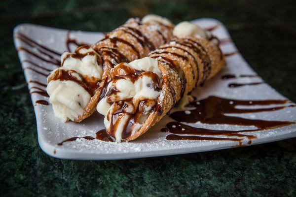 Made to order cannoli is always a great hit/add on!