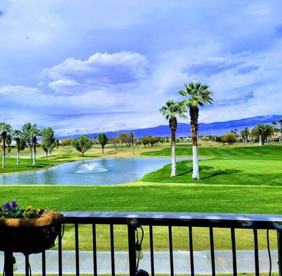 The 18th green from Big Rock bar