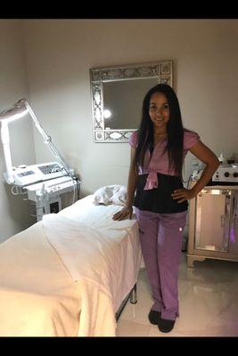 Awesome Massage Therapist Jacquelin Pichardo specializes in Pain Reduction, Stress Relieve and Relaxation.