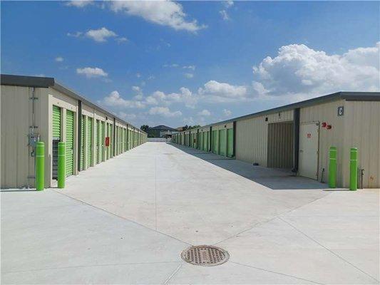 Exterior Units - Extra Space Storage at 15551 Golden Isle Blvd, Orlando, FL 32828