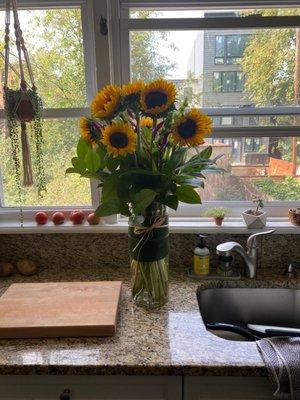 Sunflower arrangement! Beautiful!