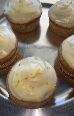 Buttercream Cupcakes with Lemon Zest. 100% Vegan.