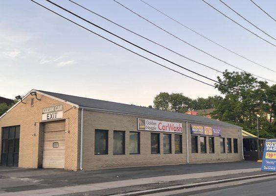 Golden Nozzle Car Wash