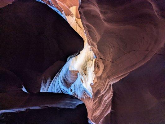 Upper Antelope Canyon | Instagram: @telephonesmoothie