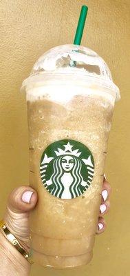 Starbucks Horchata Almondmilk Frap+3shots espresso  Disfrutaré bebiendo esto inmensamente salud!