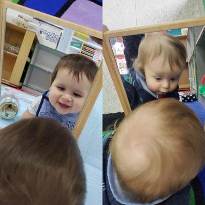 Mirrors are a good way for babies to explore. By looking in the mirror, babies can practice visual tracking, and develop visual senses.