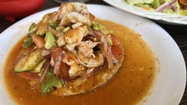 Tostada Aguachiles Rojos