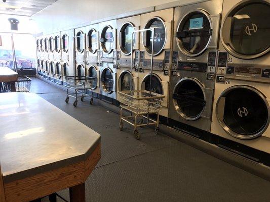 Fairbanks, Alaska - Cushman Plaza Laundry Mat has many machines