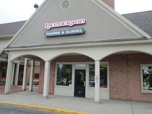 Our piano store storefront in Louisville, KY.