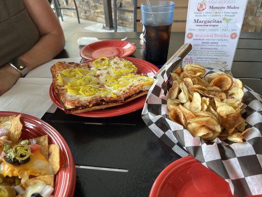 Lunch special pizza, nachos, fresh chips.  All good!