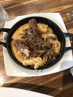 Skillet Mac topped with Short ribs