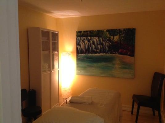 Treatment room at Live Well Natural Medicine