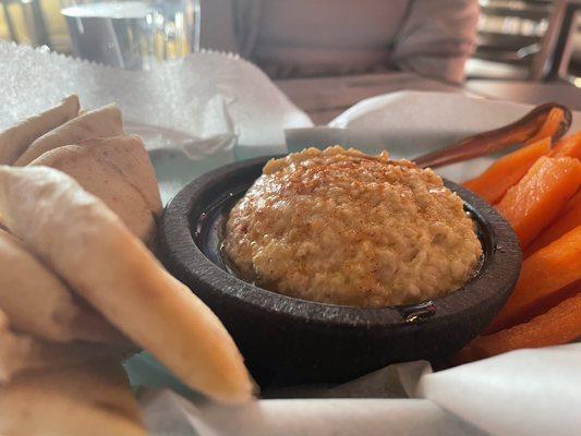 Hummus with pita & carrots