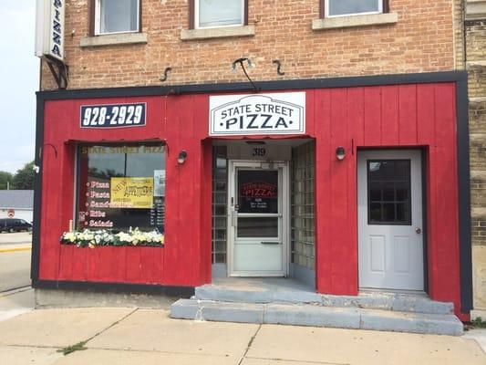 The Main Street view of state street pizza!