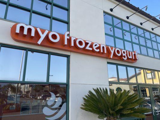 MYO Frozen Yogurt