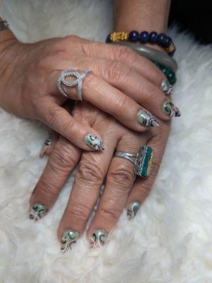 I loved Ms. Way's nails so much so I had to share hers too! Ms. Kim did these too!