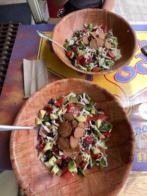 Roasted red pepper salad with chicken