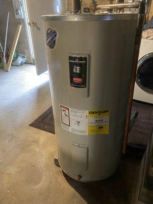 The front of my new water heater installed by OGCPH in June 2020.