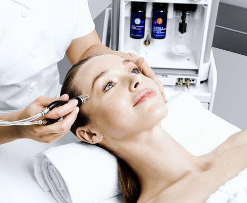 Diamond Glow Facial
Resurface and Hydrate