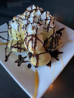 Fried Oreos with ice cream so good