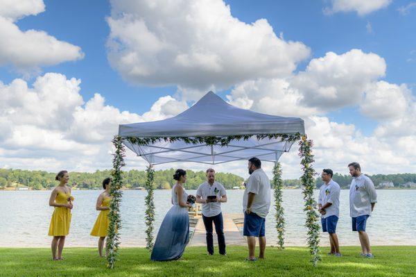 Lake side small wedding