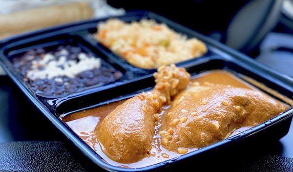 TAKEOUT: Encacahuatado - Chicken w/ peanut sauce, black beans, rice, corn tortillas, soup (not shown) | $20