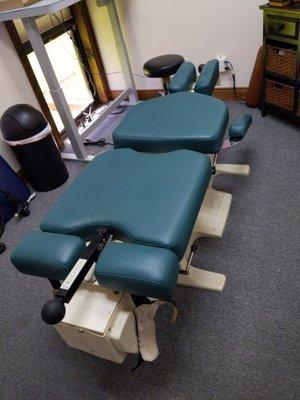 Chiropractic table