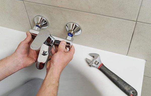 Jerry the Plumber Faucet Installation