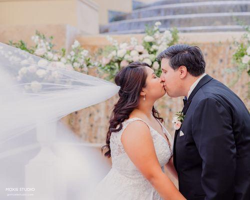 Four Seasons Wedding photography by Moxie Studio