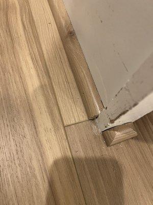 This is how they cut the trim around this corner...