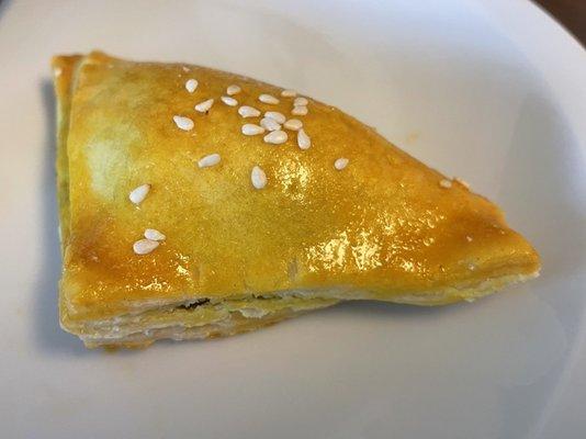 Chicken Curry Su (chicken curry filled dough puff)