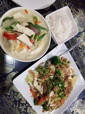 Veggie fried rice and green curry with tofu and veggies