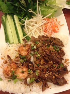 Fine Vermicelli with grilled shrimps and grilled pork