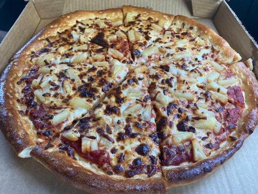 Large pineapple pizza