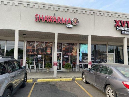 Exterior view of restaurant located on Cherry Hill near Venoy