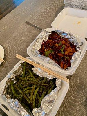 Stir fry green beans and crunchy spicy chicken cubes