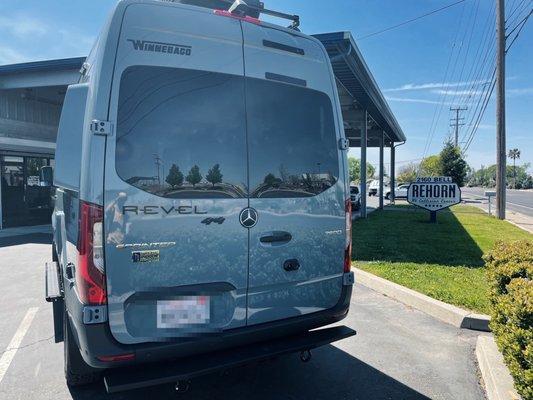 Parking my Winnebago Revel 2021 / Mercedes Sprinter 2020 to get the rear door dent taken care of