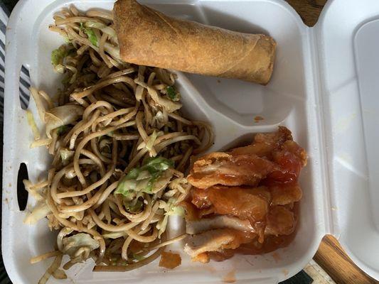 House chow mein, Mandarin Chicken, egg roll